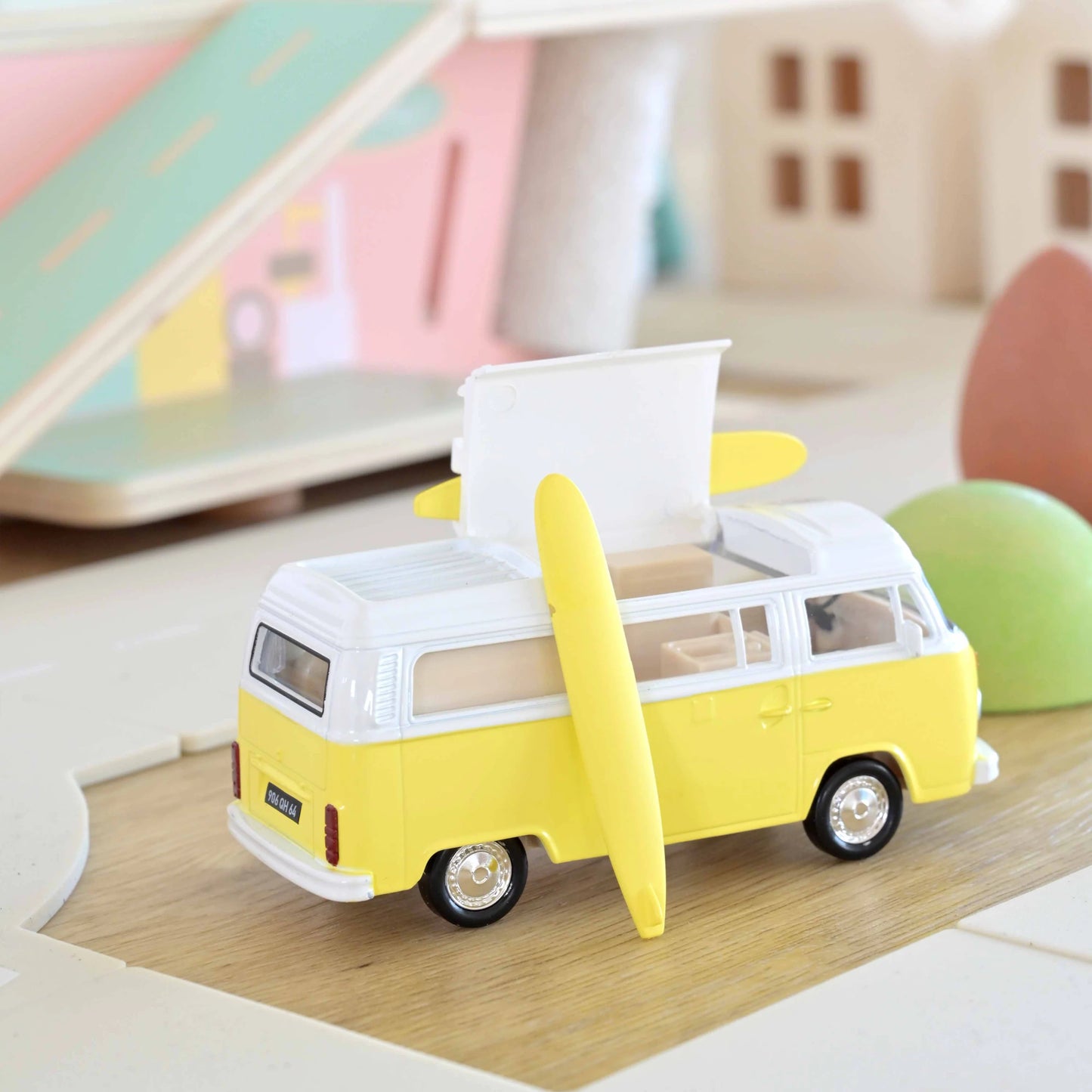 1973 Volkswagen Camper Van | Yellow